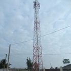 ثلاثة برج من الصلب للاتصالات السلكية واللاسلكية ذو أرجل زاوي 33 كيلوفولت مع هوائي وأقواس ميغاواط