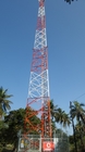ثلاثة برج من الصلب للاتصالات السلكية واللاسلكية ذو أرجل زاوي 33 كيلوفولت مع هوائي وأقواس ميغاواط
