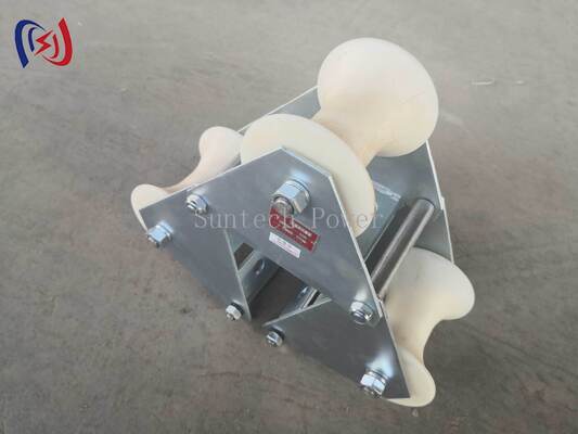 عجلة الكابل ذات الرأس المعدل من 10-20KN المهنية مع بنية البولي إيثيلين المقاومة للتآكل دائمة للحماية من دخول الفتحة