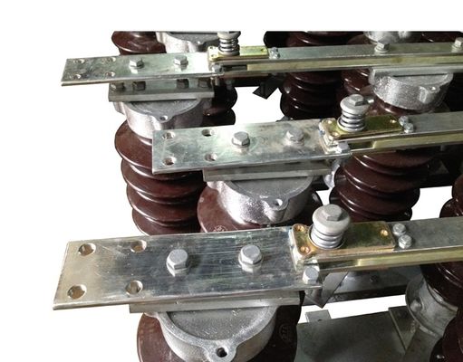 36KV 1250A الخزف مركز الدورية عازل مع هيكل تصاعد