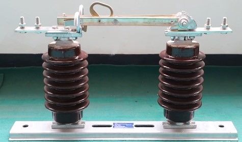 15KV 600A أحادي الطور فصل مفتاح عزل الخزف