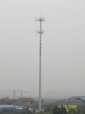 موقع البناء الخفيف للغاية Telecom Mast Tower Steel Q235 Q420